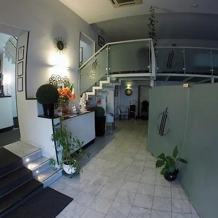 拉托瑞酒店 酒店 比萨